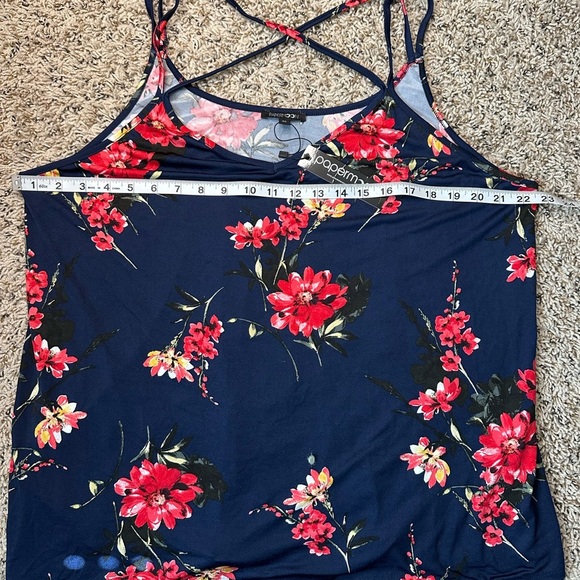 Papermoon Floral Navy Camisole Top, size 2X - Picture 3 of 3